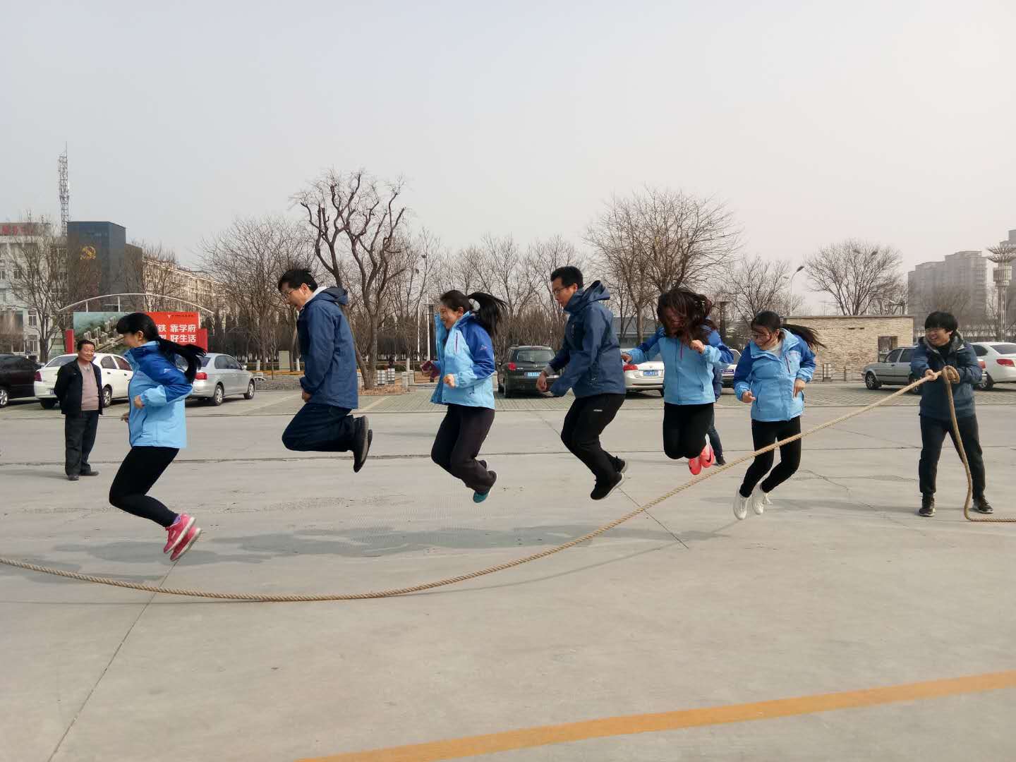 山东龙八long8“展巾帼风范，，享优美生涯”三八节主题活动